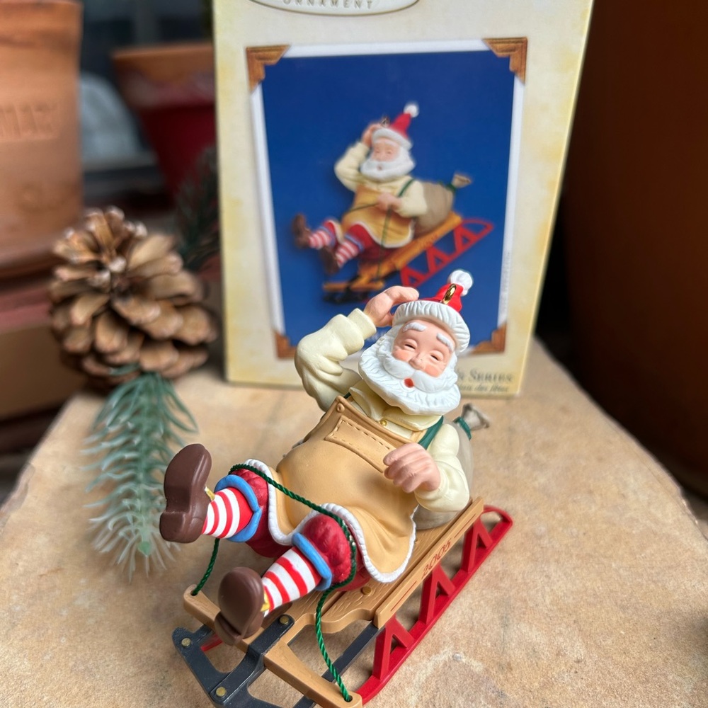 Hallmark Toy Maker Santa Claus Keepsake Ornament New in Box